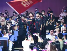 第一轮淘汰赛战罢，不败战队领跑